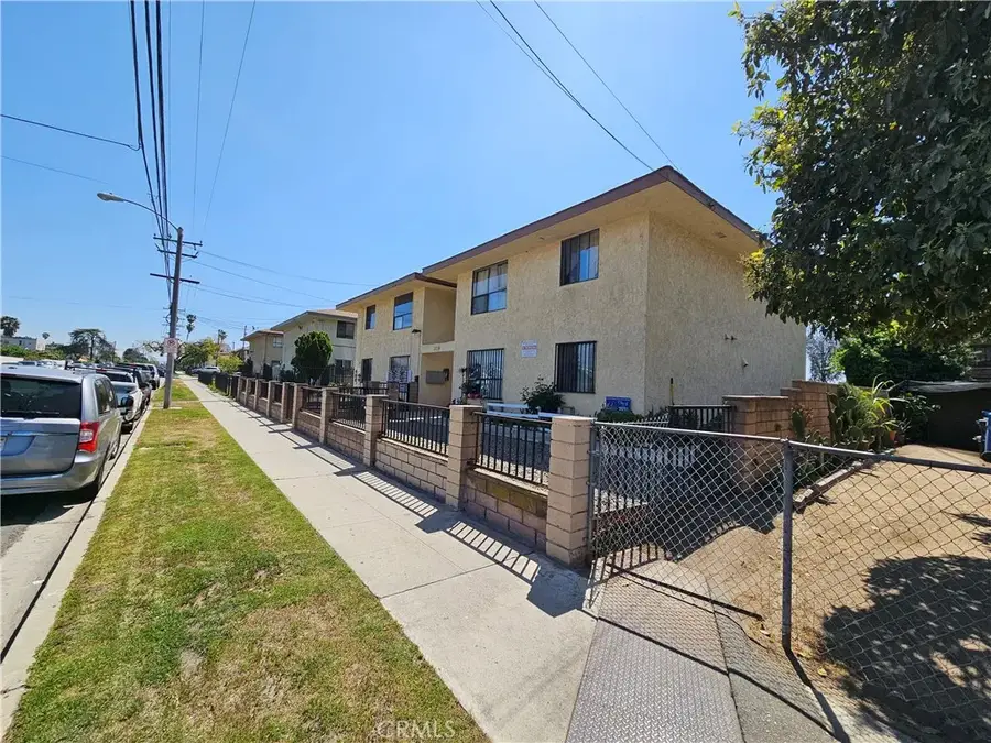 1574 Laurel Avenue, Pomona, CA 91768 - #3
