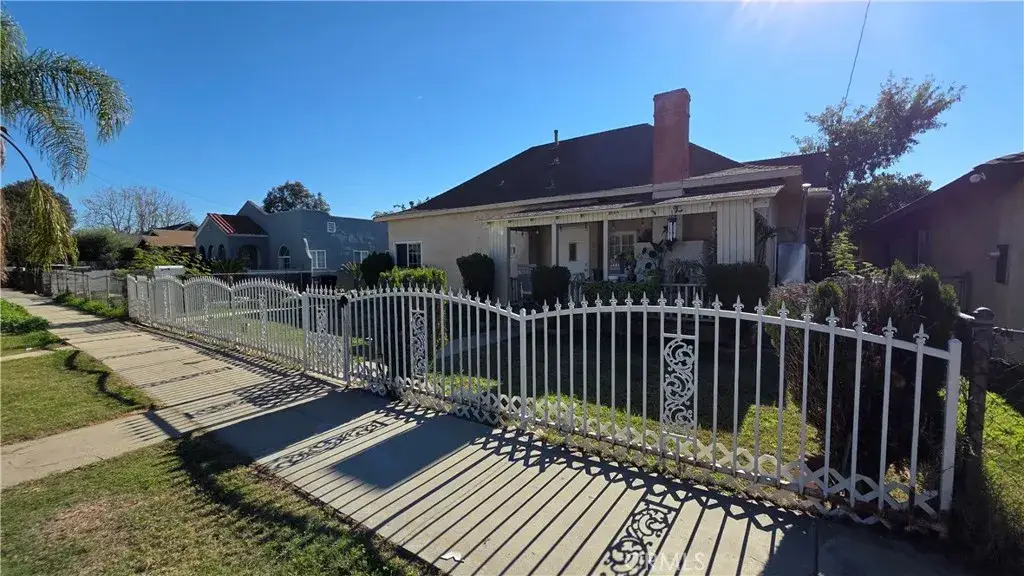 716 E 6th, Pomona, CA 91766 - #1