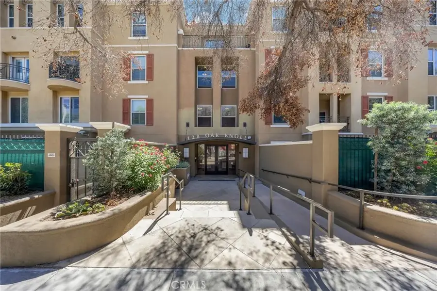 128 N Oak Knoll #111, Pasadena, CA 91101 - #2