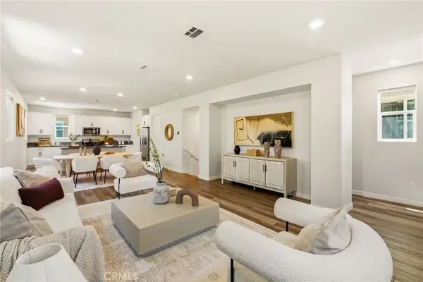 14700 Sherman Way, Van Nuys, CA 91405