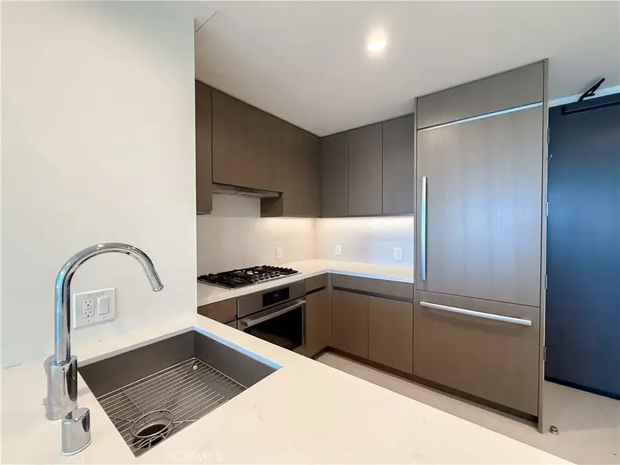 889 Francisco #2502, Los Angeles, CA 90017 - #3