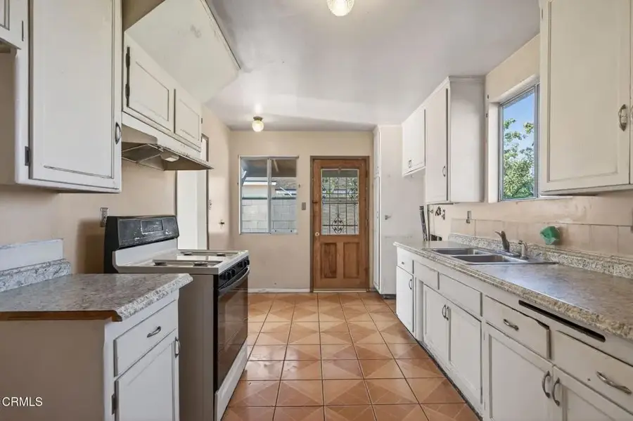 236 E Poplar Street, Oxnard, CA 93033 - Image #3