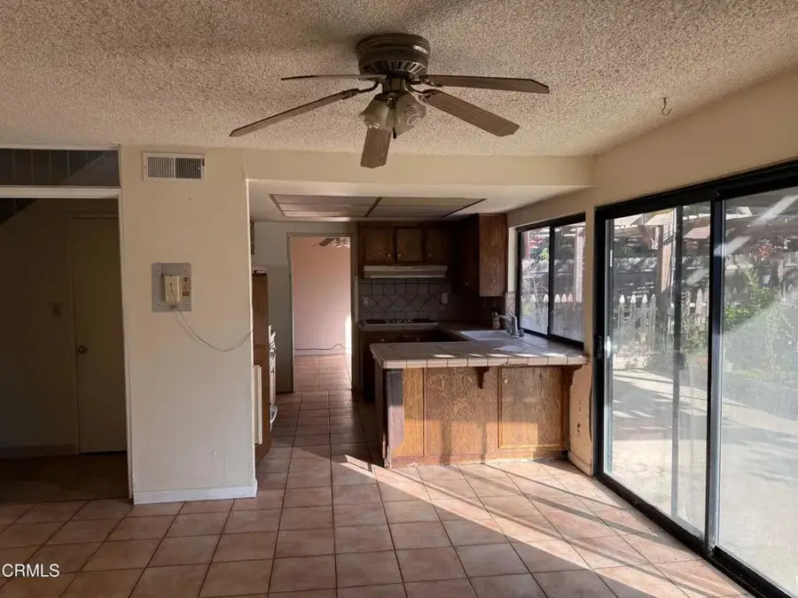 1524 Lyndhurst Avenue, Camarillo, CA 93010 - Image #2