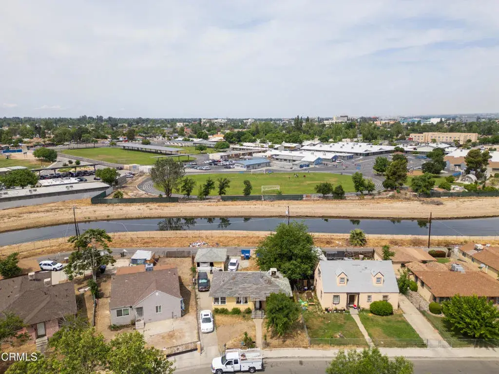 213 T Street, Bakersfield, CA 93304 - #1
