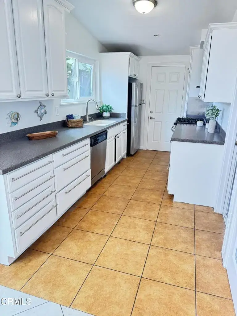 1387 Nathan Lane, San Buenaventura Ventura, CA 93001 - #3