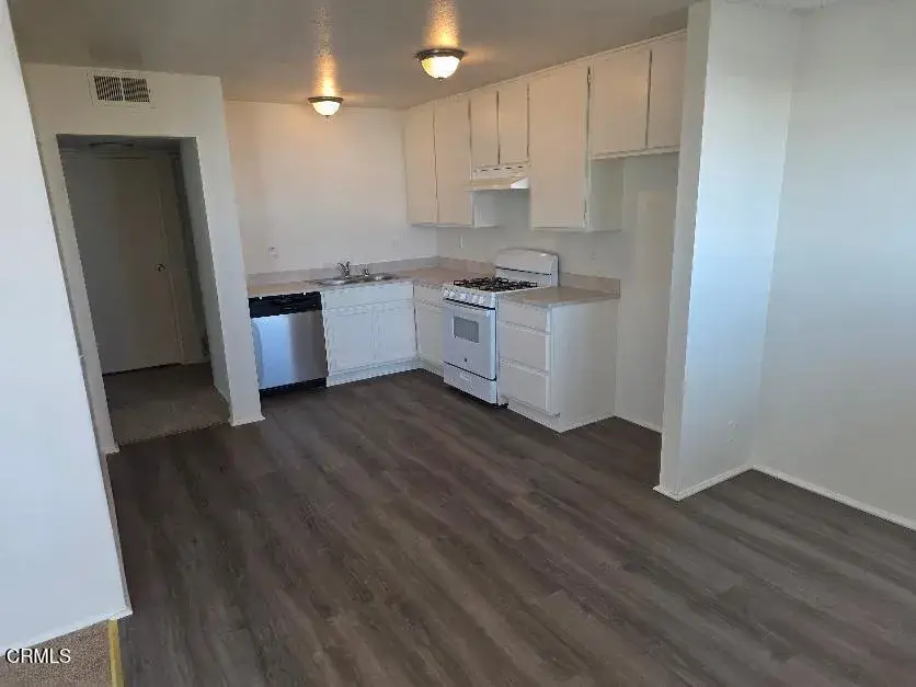 2500 El Dorado Avenue #B, Oxnard, CA 93033 - #3