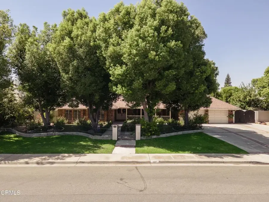 2201 Haggin Oaks Boulevard, Bakersfield, CA 93311 - #2