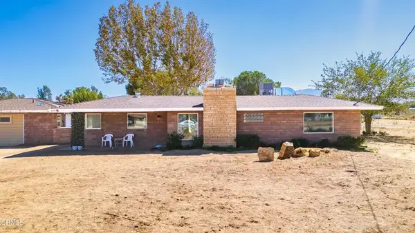 2714 W Avenue M8, Palmdale, CA 93551