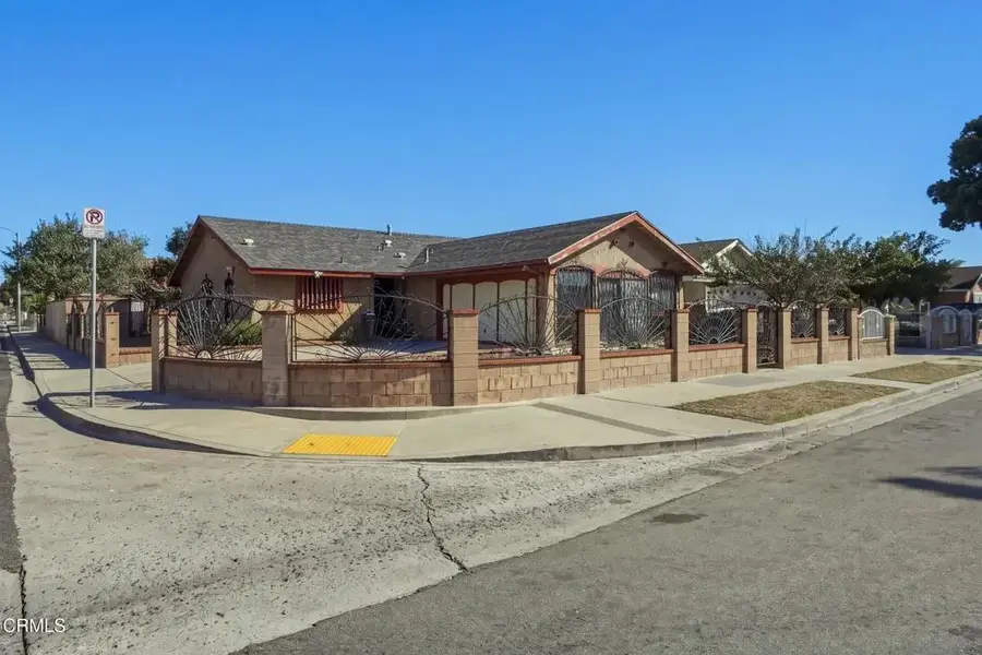 1819 La Puerta Avenue, Oxnard, CA 93030 - #2