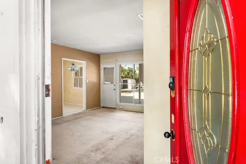 7237 Anatola Avenue, Lake Balboa, CA 91406 - Image #3