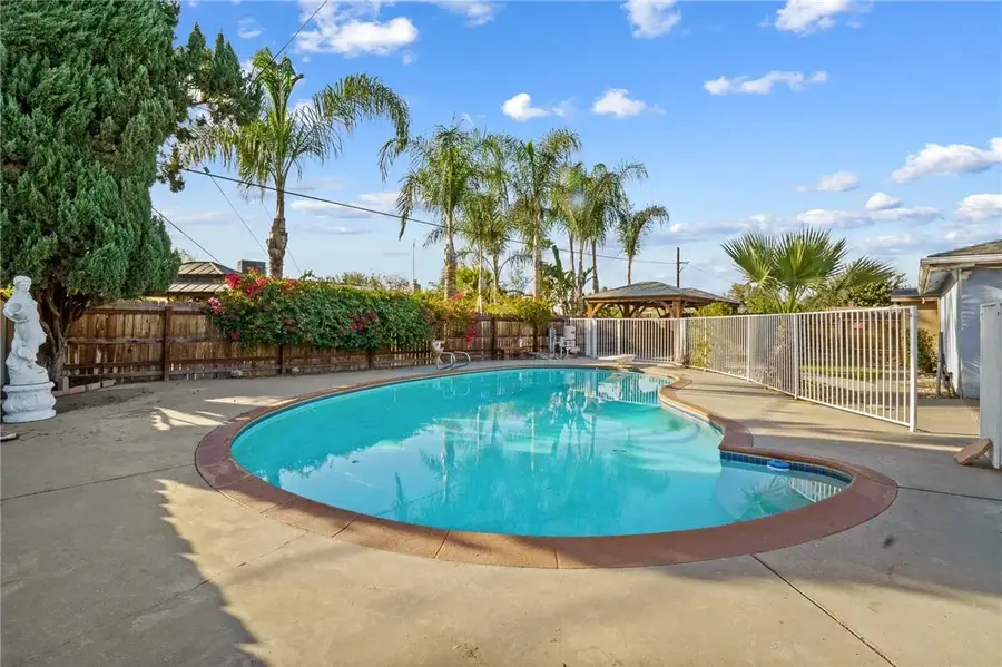 2094 N Burl, Hanford, CA 93230 - Image #2