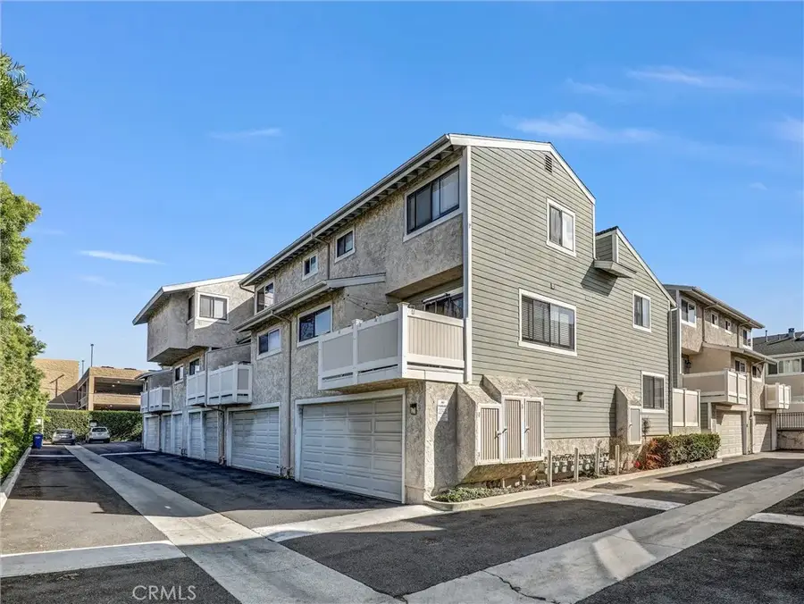 4325 W 182 Street #18, Torrance, CA 90504 - Image #2