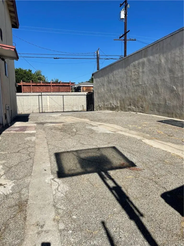 5609 E Beverly Boulevard, East Los Angeles, CA 90022 - Image #2