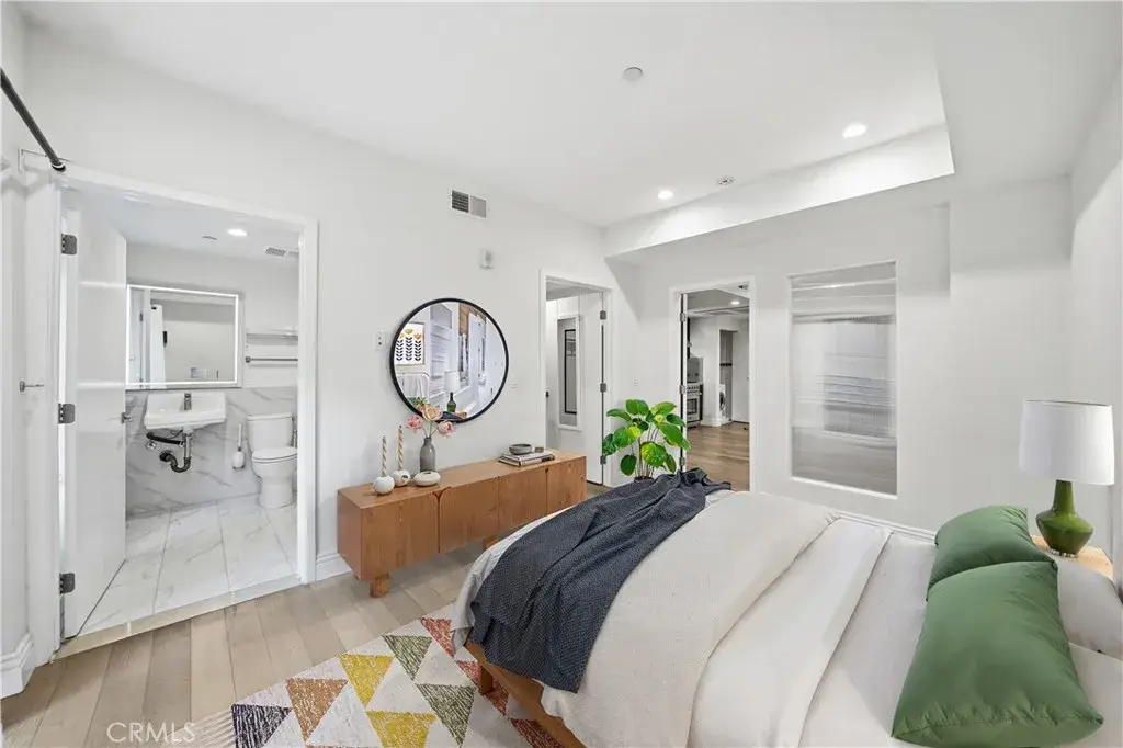 2939 Leeward Avenue #311, Los Angeles, CA 90005 - Image #1