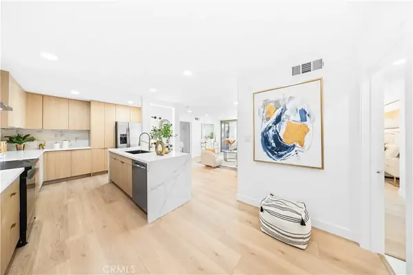 1550 N Laurel Avenue North #203, Los Angeles, CA 90046