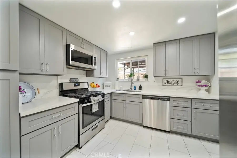 371 S Alexander Avenue, Upland, CA 91786 - Image #3