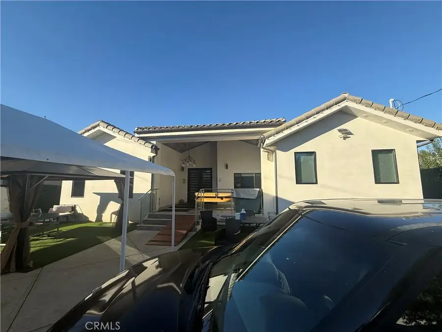 22913 Burbank, Woodland Hills, CA 91367 - Image #3