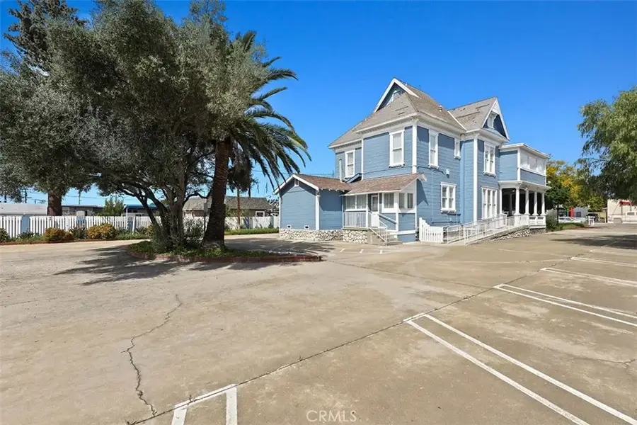 961 W Holt, Ontario, CA 91762 - Image #2