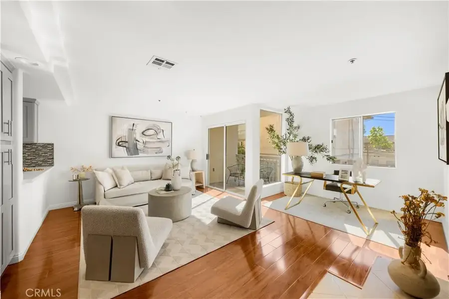 335 S Sierra Madre #104, Pasadena, CA 91107 - Image #3