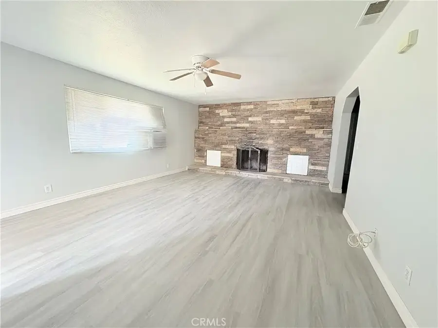 14027 Navajo, Apple Valley, CA 92307 - #3