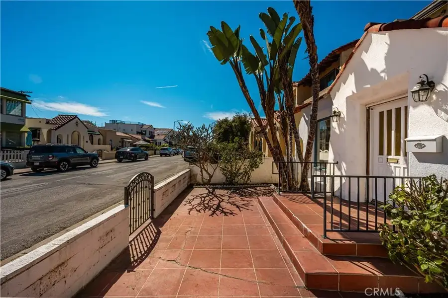 131 Santa Ana Avenue, Long Beach, CA 90803 - #3