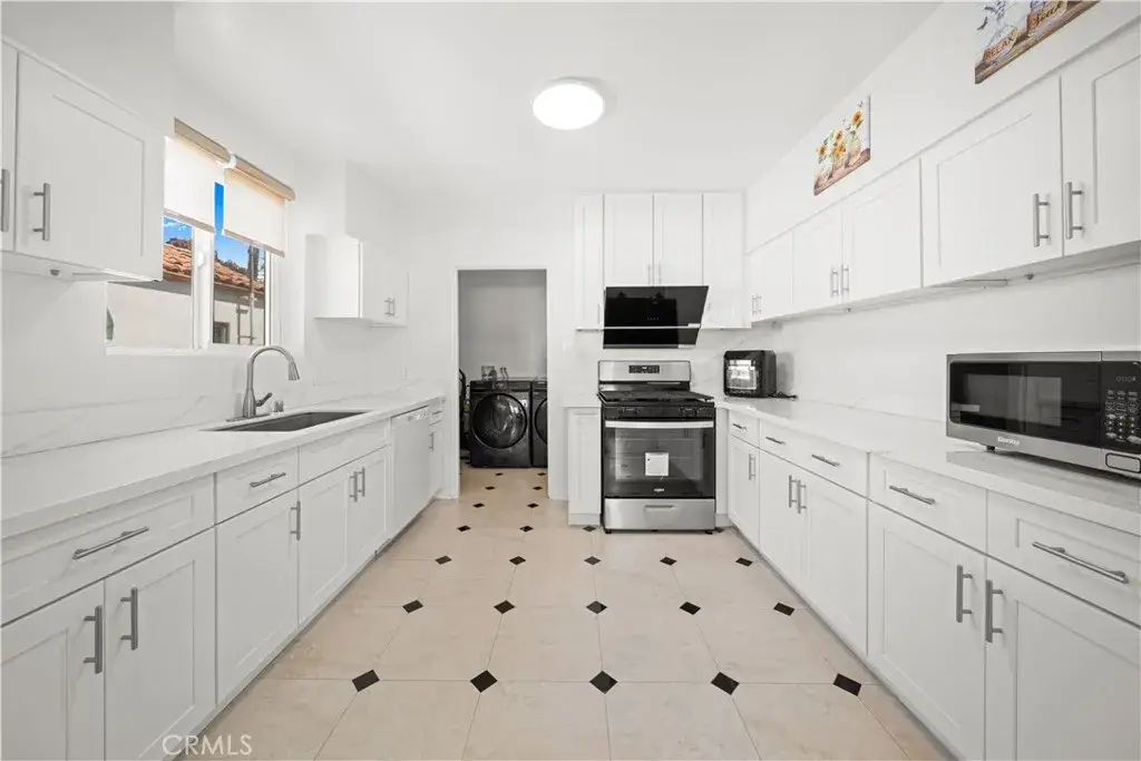 590 N Daisy Ave, Pasadena, CA 91107 - #1