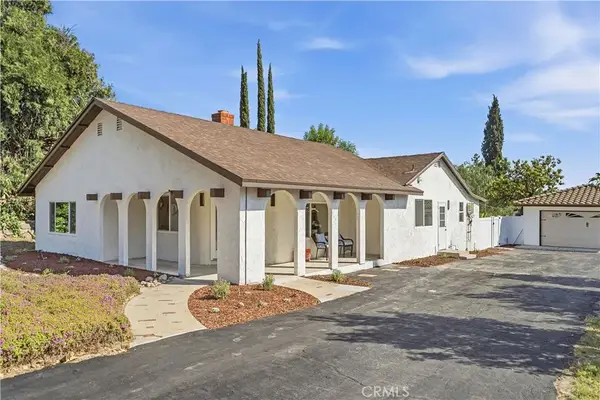 944 Alamosa, Claremont, CA 91711