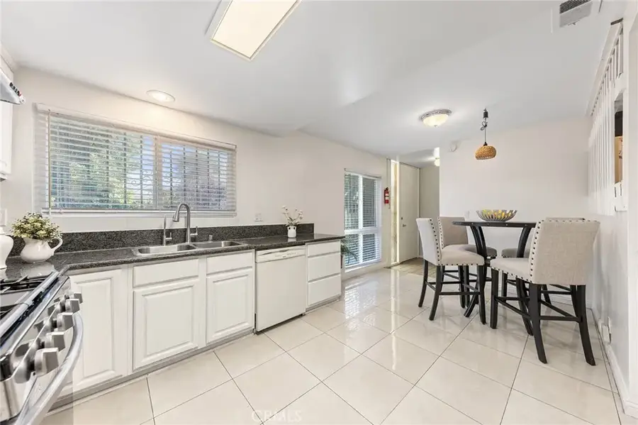 273 Casuda Canyon #E, Monterey Park, CA 91754 - #3