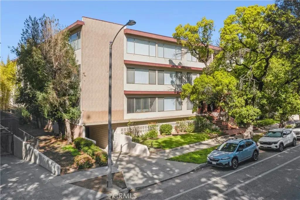 195 S Wilson Avenue, Pasadena, CA 91106 - #1