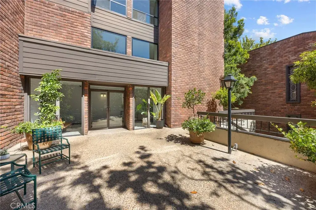 700 S Lake Avenue #109, Pasadena, CA 91106 - #1
