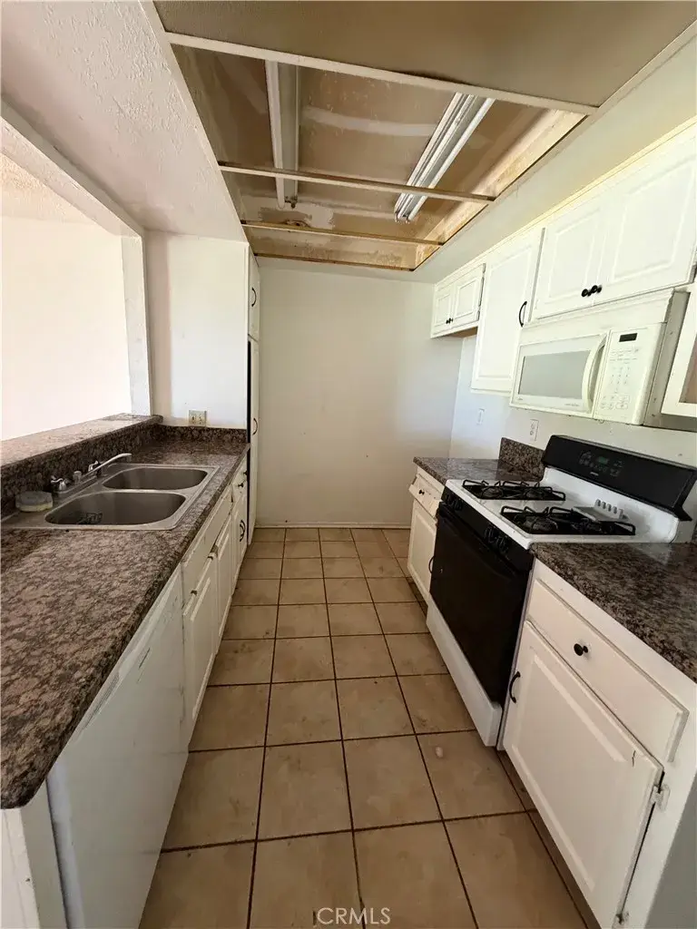 1460 Kendall Drive, San Bernardino, CA 92407 - #2