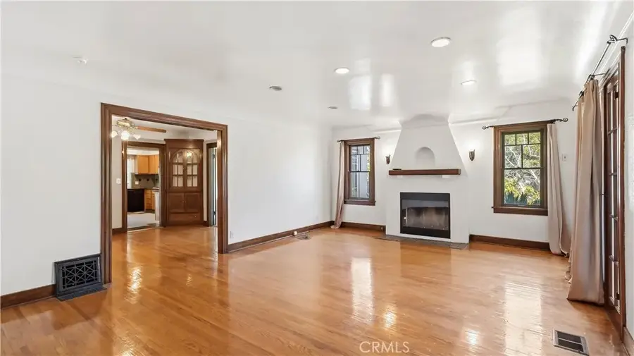 439 S Grand Oaks Ave, Pasadena, CA 91107 - #2