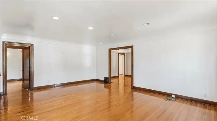 439 S Grand Oaks Ave, Pasadena, CA 91107 - #3