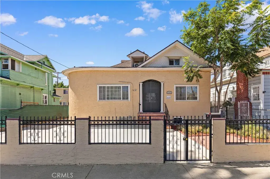 1147 S Westlake Avenue, Los Angeles, CA 90006 - #1
