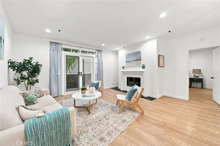 2222 N Beachwood Drive #105, Los Angeles, CA 90068 - #3