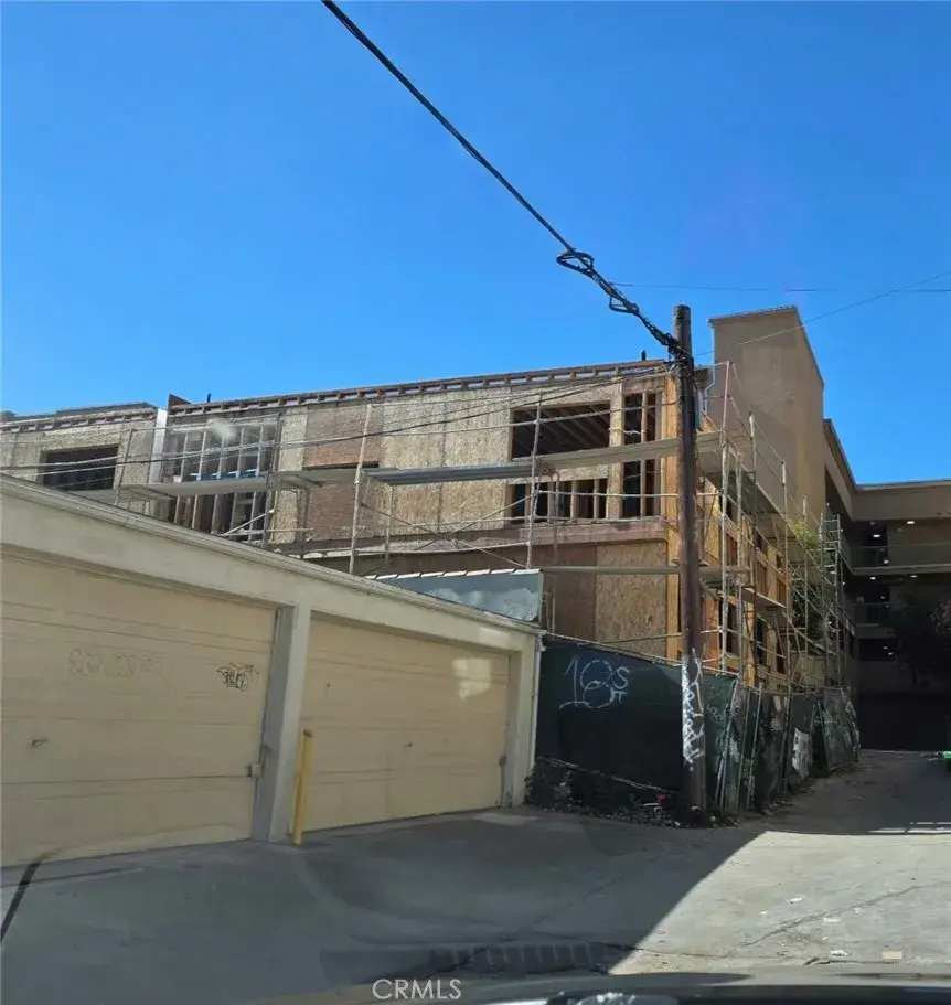 221 S Bonnie Brae, Los Angeles, CA 90057 - #3