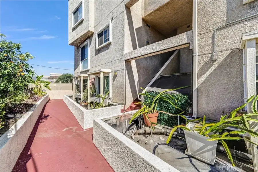116 W Maple #33, Glendale, CA 91204 - #2
