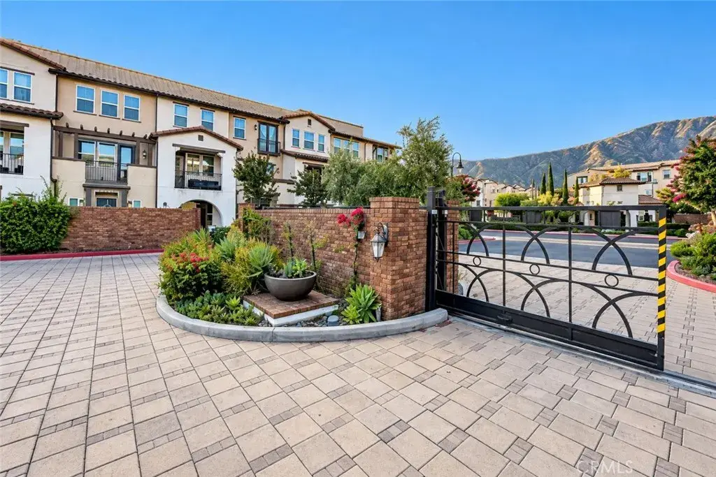 631 W Foothill #26, Glendora, CA 91741 - #1