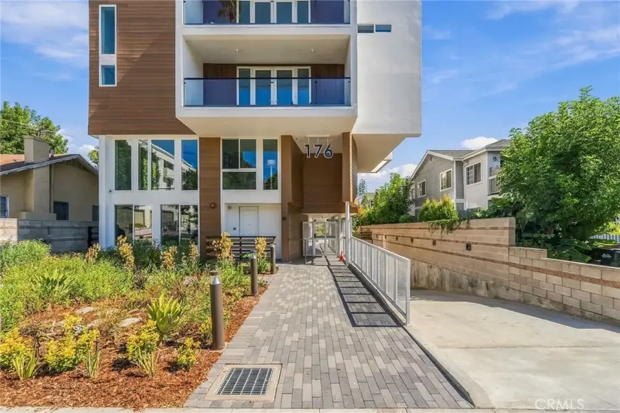 176 N Catalina Ave #404, Pasadena, CA 91106 - #2