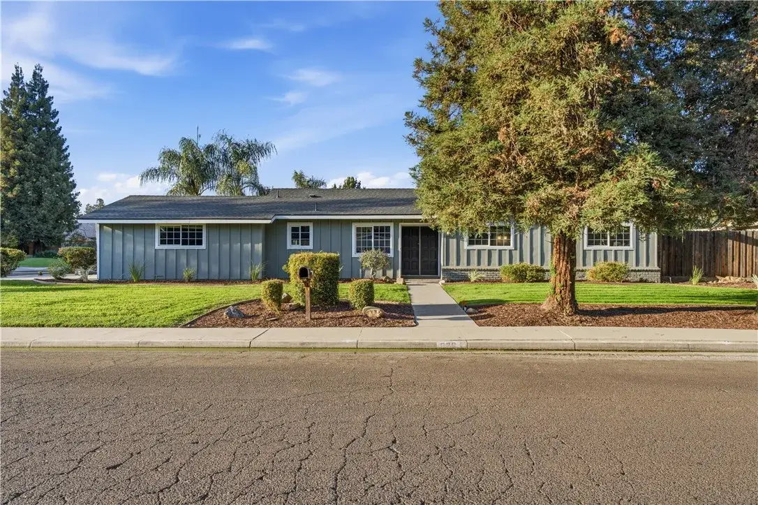 626 W Dorothea, Visalia, CA 93277 - #1