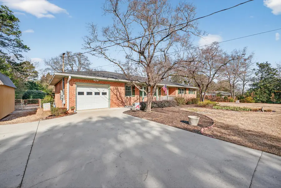 221 Gregg Avenue Nw, Aiken, SC 29801 - #3