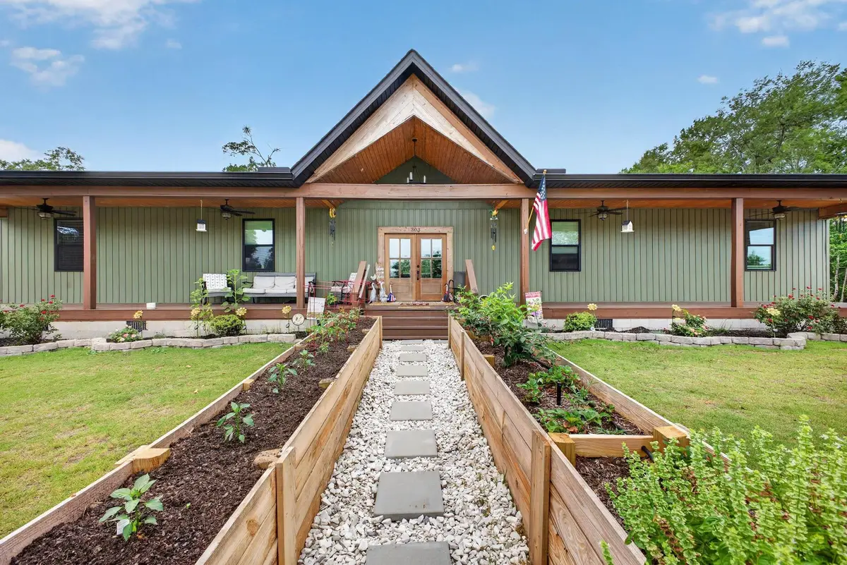 303 Carroll Avenue E, New Ellenton, SC 29809 - #1