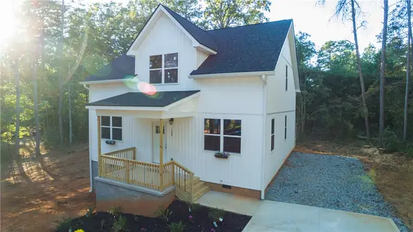 106 Summersweet Lane, Seneca, SC 29672