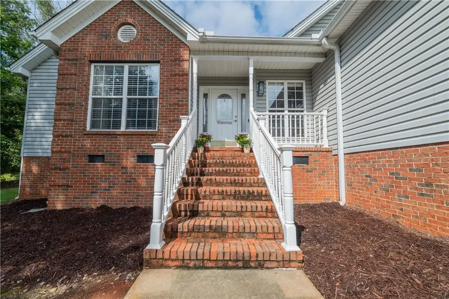 200 Holly Chase Drive, Piedmont, SC 29673 - Image #2