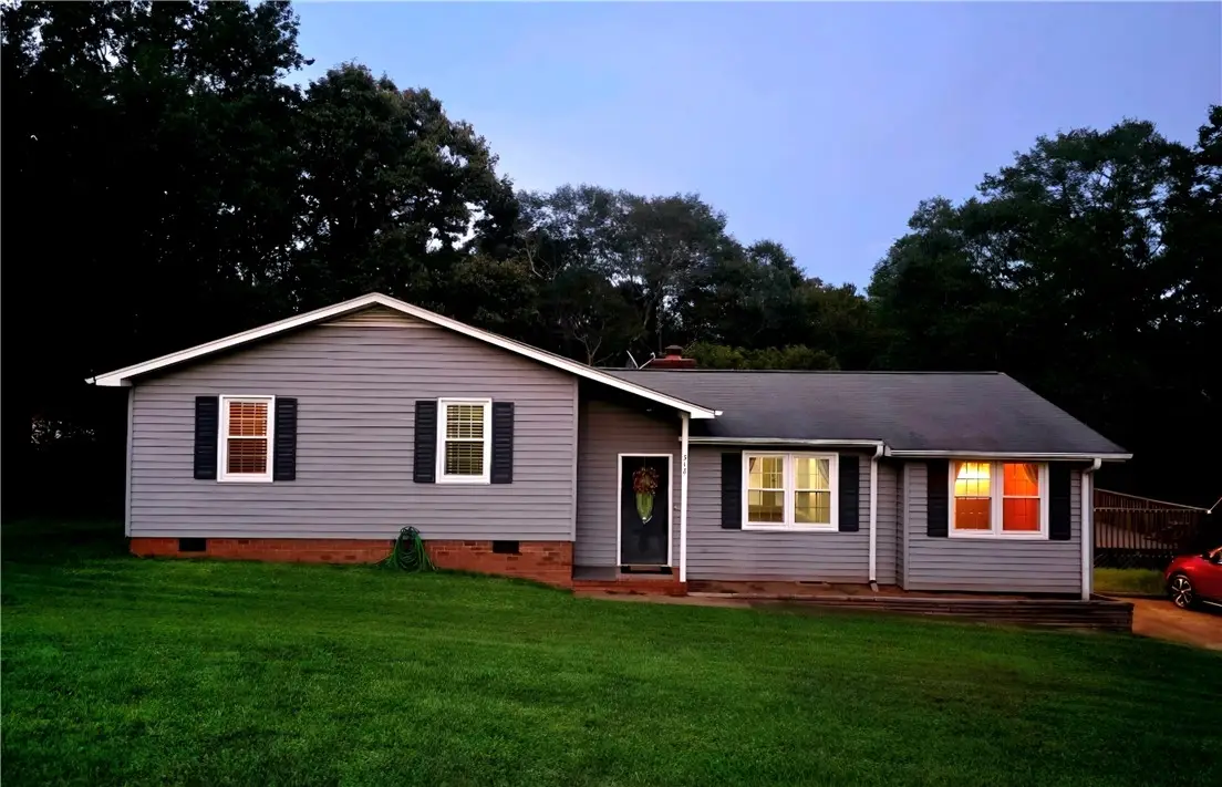 318 Country Glen Lane, Pelzer, SC 29669 - Image #1