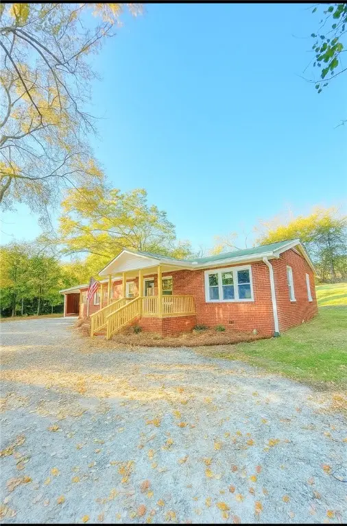 140 Campbell Bridge Road, Seneca, SC 29678 - Image #1