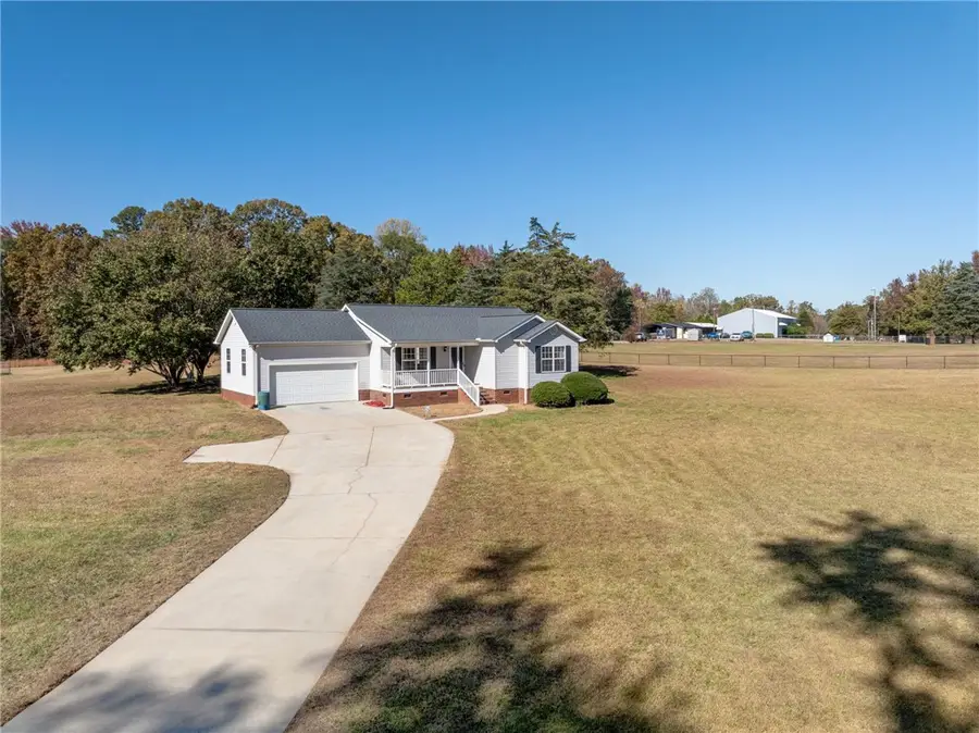 469 Old Georgia Road, Pelzer, SC 29669 - Image #2