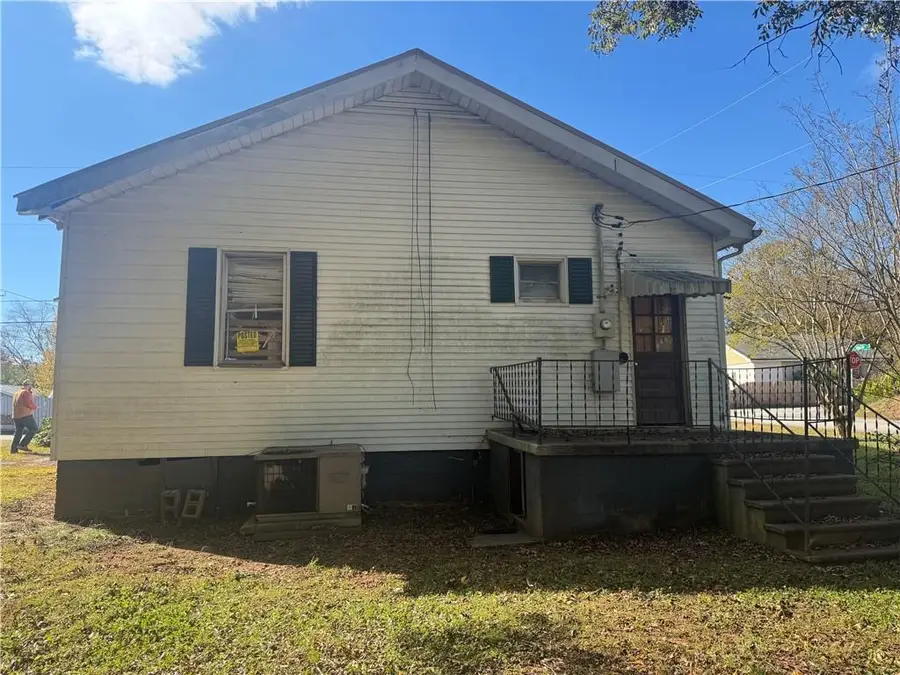 1201 Goddard Avenue, Seneca, SC 29678 - Image #2