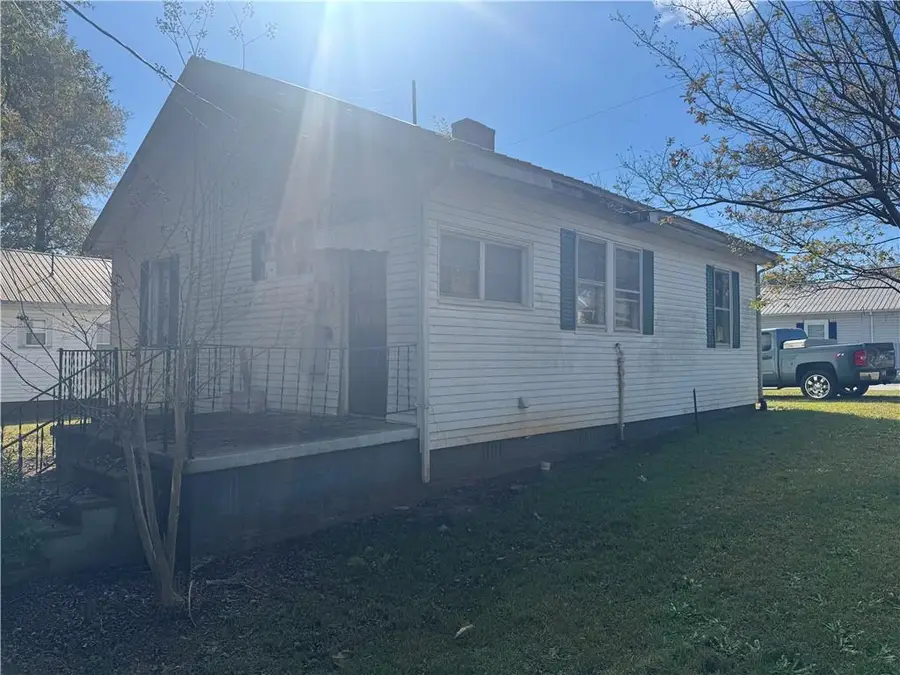 1201 Goddard Avenue, Seneca, SC 29678 - Image #3