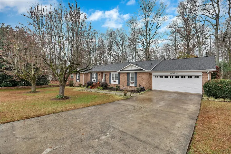 303 Asbury Circle, Easley, SC 29640 - Image #3